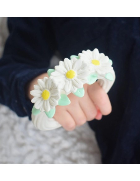 Mordedor anillo margaritas