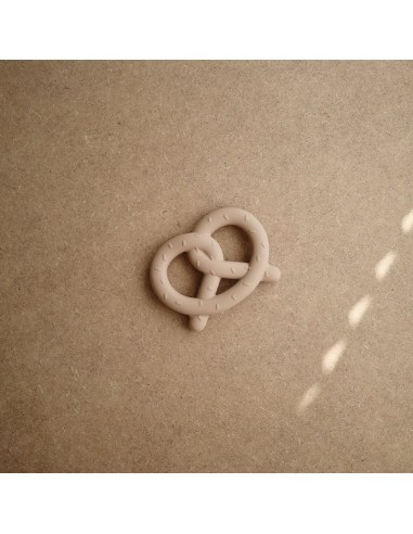 Mordedor silicona pretzel natural
