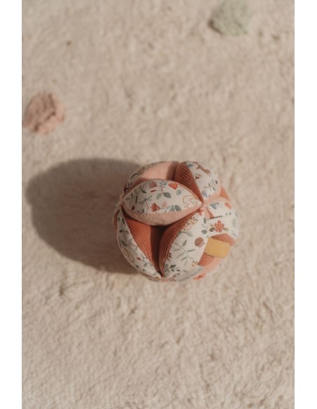 Pelota montessori fairy garden