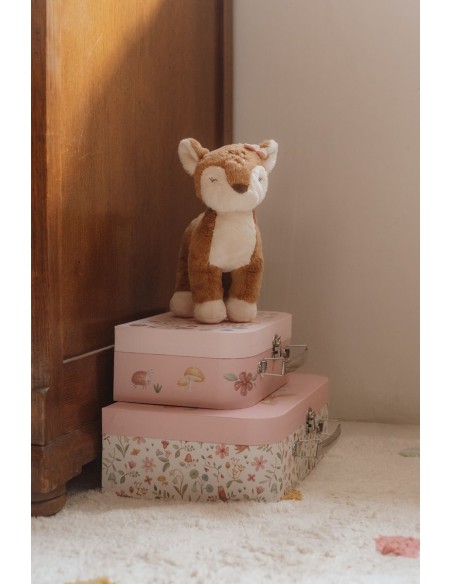 Ciervo fairy garden rosa