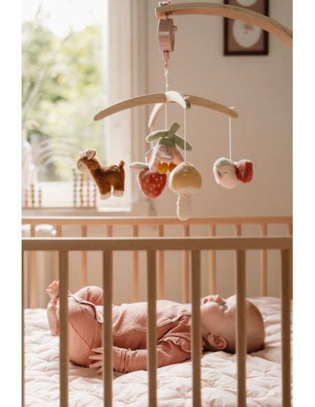 Movil musical de madera rosa