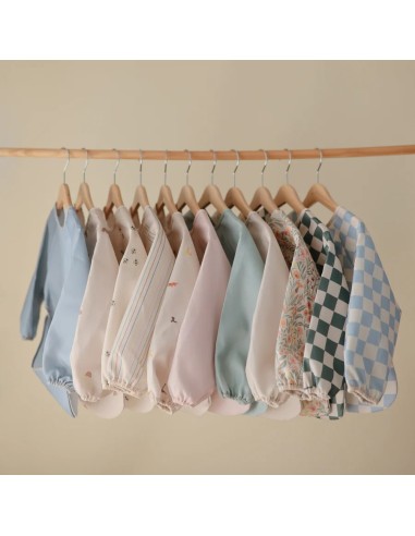 Babero con mangas solid blush